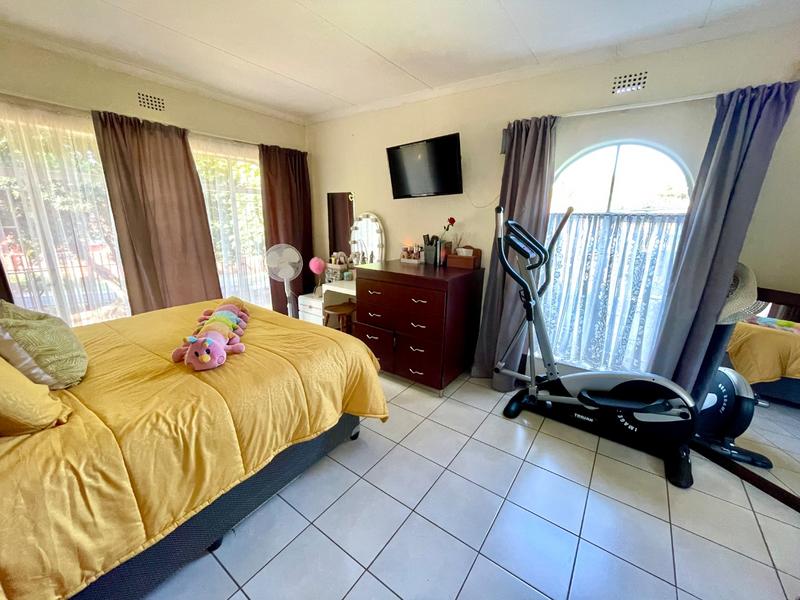 4 Bedroom Property for Sale in Rant En Dal Gauteng