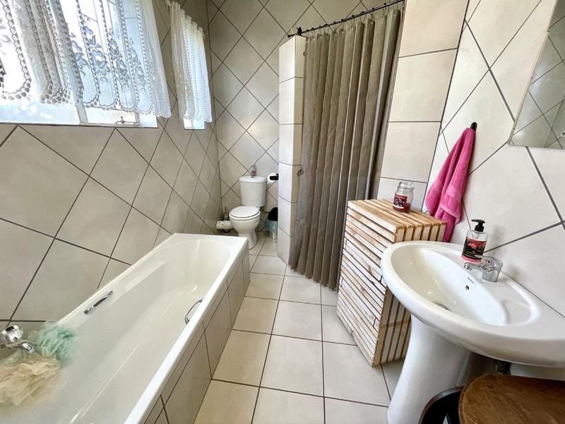 4 Bedroom Property for Sale in Rant En Dal Gauteng