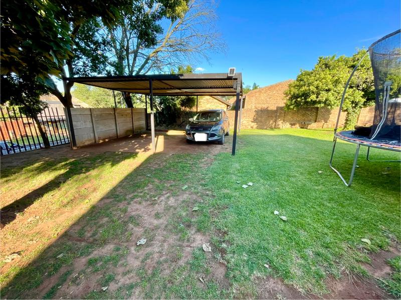 4 Bedroom Property for Sale in Rant En Dal Gauteng