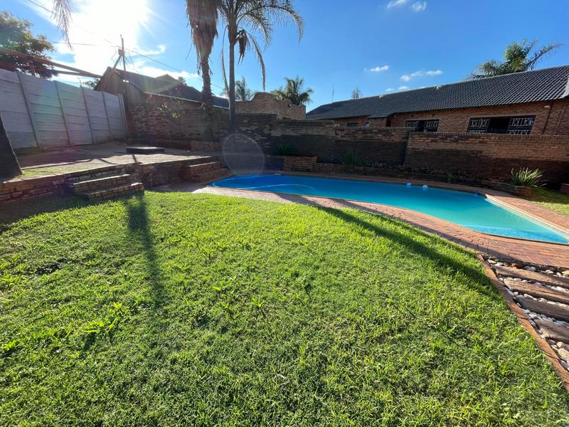 4 Bedroom Property for Sale in Rant En Dal Gauteng