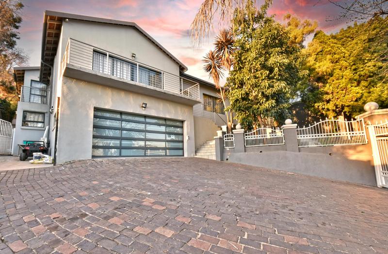 4 Bedroom Property for Sale in Glenvista Gauteng