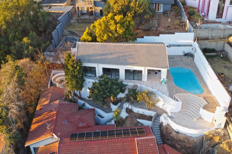 4 Bedroom Property for Sale in Glenvista Gauteng