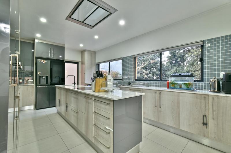 4 Bedroom Property for Sale in Glenvista Gauteng