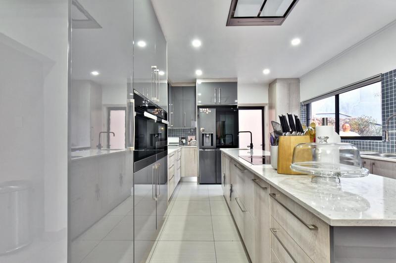 4 Bedroom Property for Sale in Glenvista Gauteng