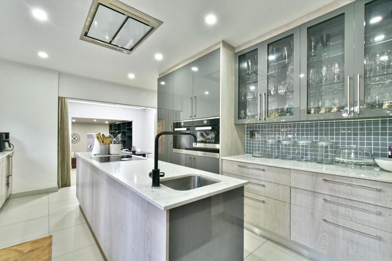 4 Bedroom Property for Sale in Glenvista Gauteng