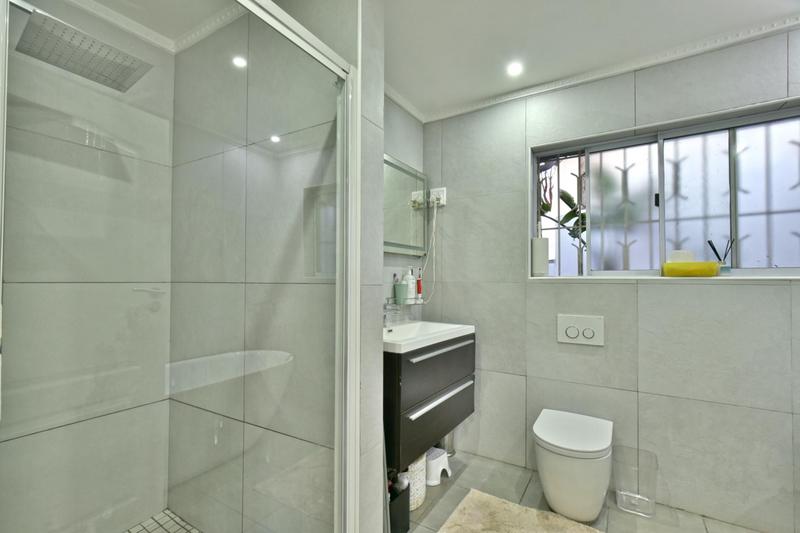 4 Bedroom Property for Sale in Glenvista Gauteng