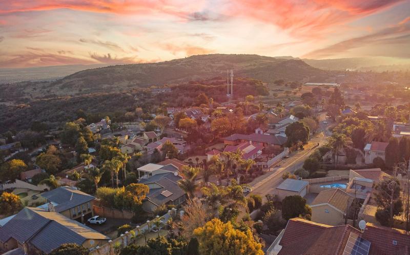 4 Bedroom Property for Sale in Glenvista Gauteng