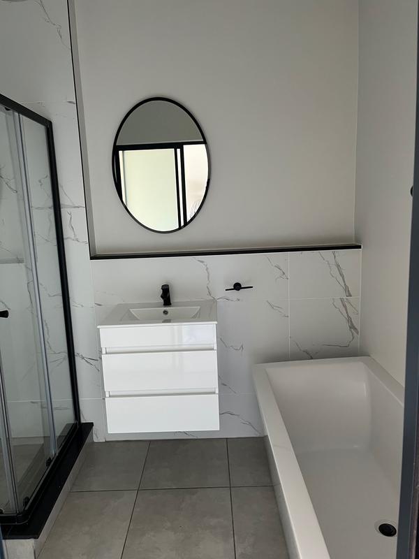 To Let 2 Bedroom Property for Rent in Waterfall Gauteng