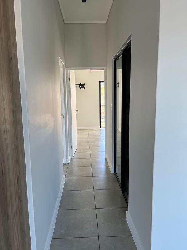 To Let 2 Bedroom Property for Rent in Waterfall Gauteng