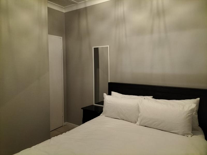 To Let 2 Bedroom Property for Rent in Rhodesfield Gauteng