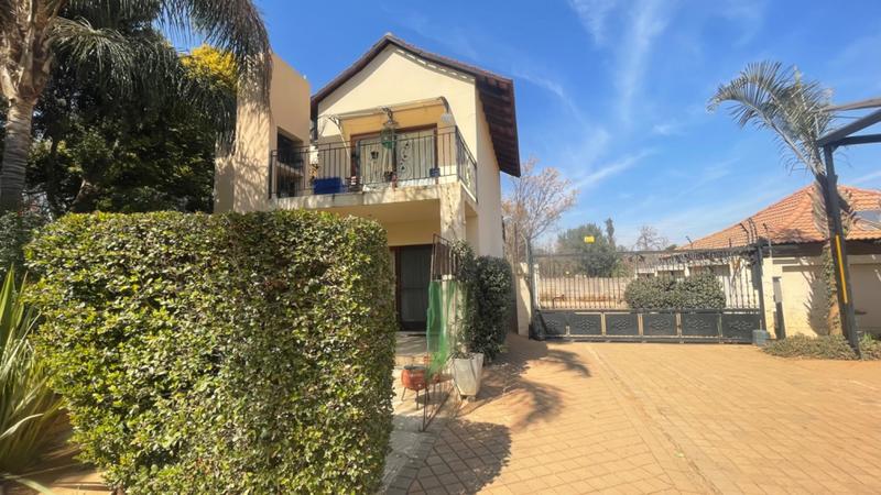 14 Bedroom Property for Sale in Raslouw Gauteng