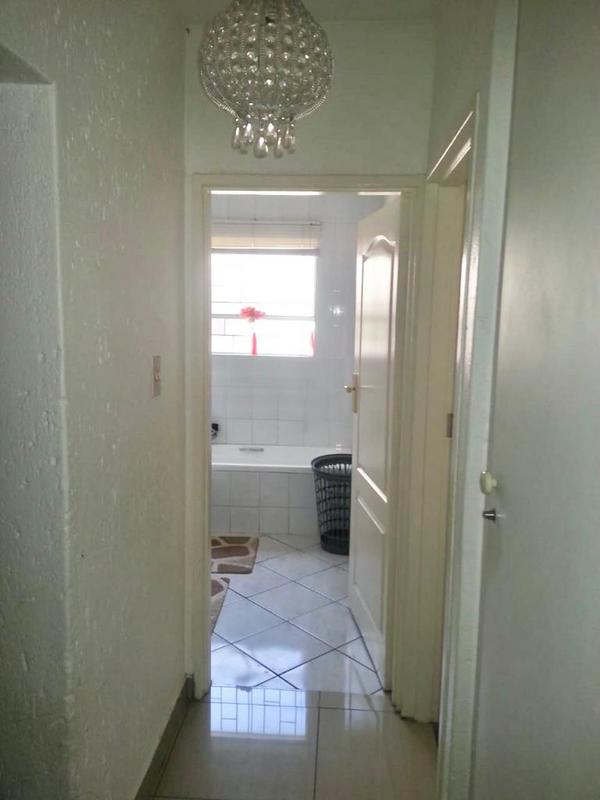 To Let 2 Bedroom Property for Rent in Vorna Valley Gauteng