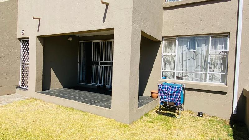 To Let 2 Bedroom Property for Rent in Vorna Valley Gauteng