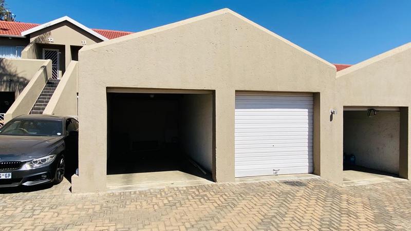 To Let 2 Bedroom Property for Rent in Vorna Valley Gauteng