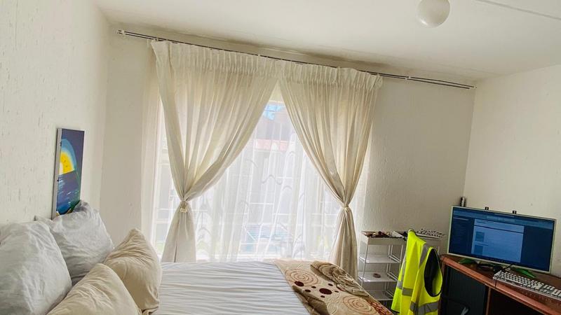 To Let 2 Bedroom Property for Rent in Vorna Valley Gauteng