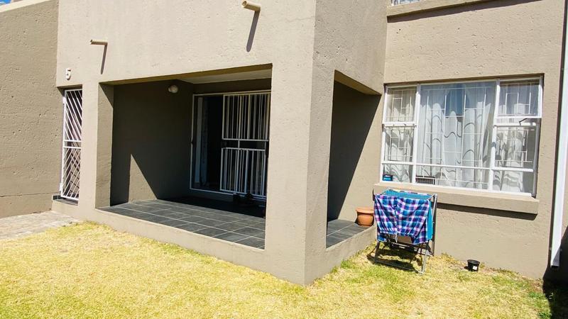 To Let 2 Bedroom Property for Rent in Vorna Valley Gauteng