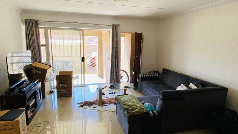 To Let 2 Bedroom Property for Rent in Vorna Valley Gauteng
