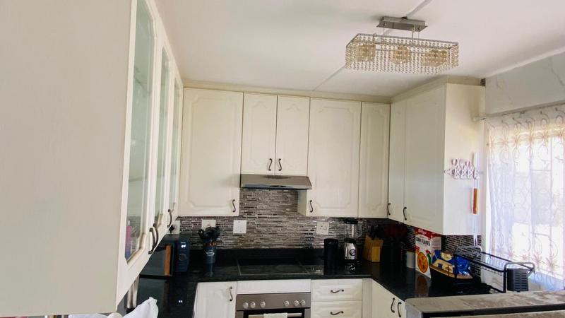 To Let 2 Bedroom Property for Rent in Vorna Valley Gauteng