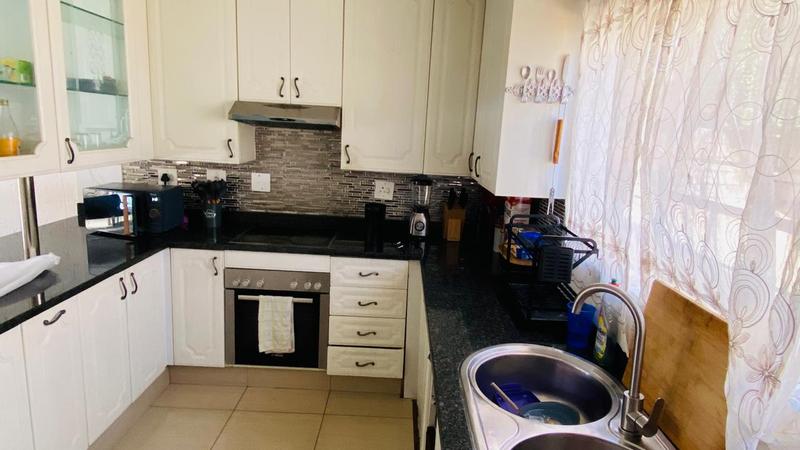 To Let 2 Bedroom Property for Rent in Vorna Valley Gauteng