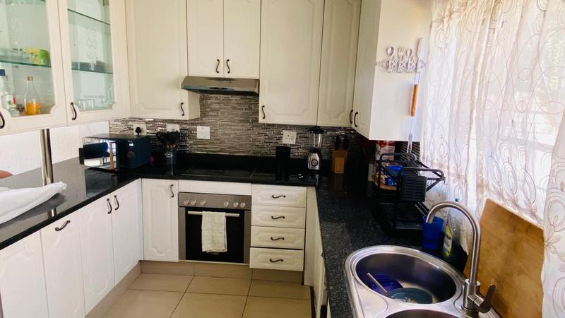To Let 2 Bedroom Property for Rent in Vorna Valley Gauteng