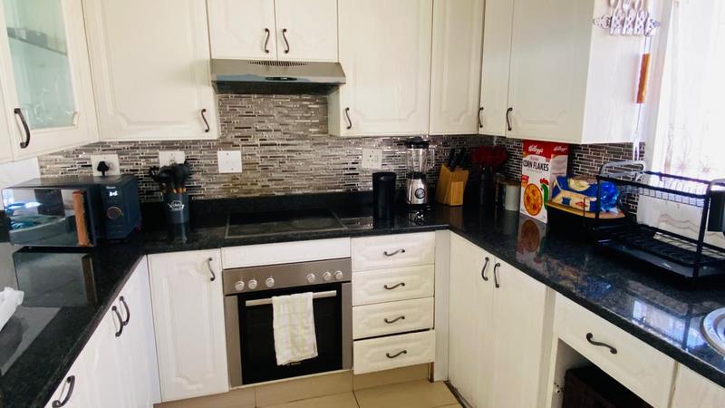 To Let 2 Bedroom Property for Rent in Vorna Valley Gauteng