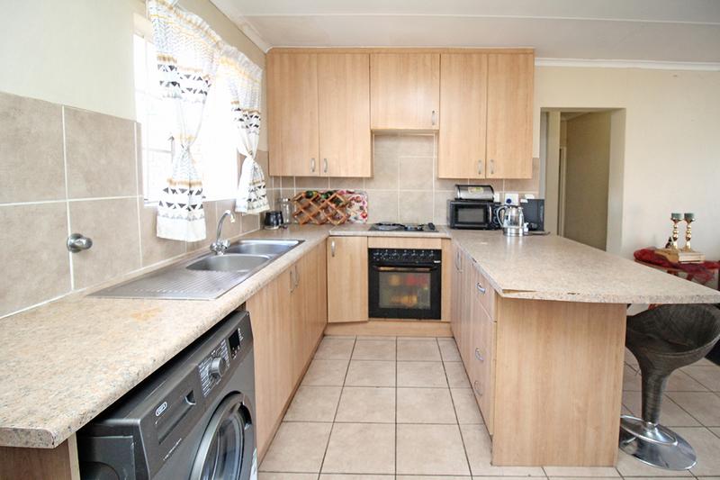 3 Bedroom Property for Sale in Erand Gardens Gauteng