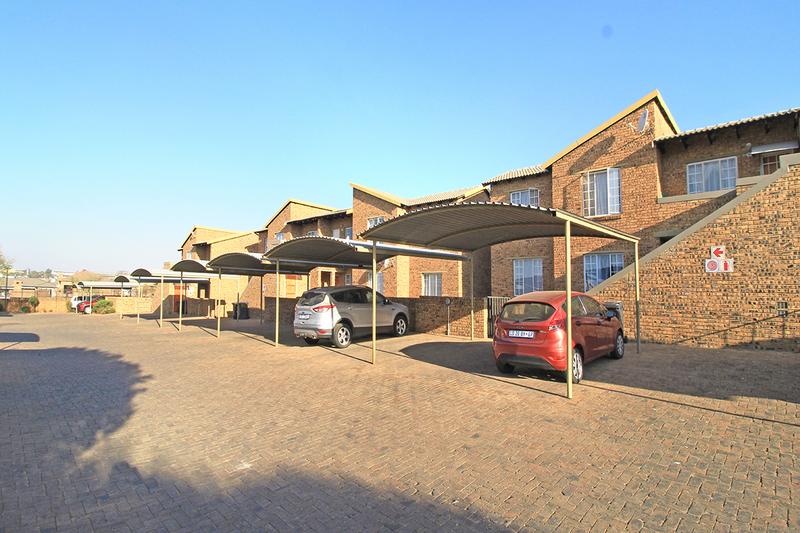 3 Bedroom Property for Sale in Erand Gardens Gauteng