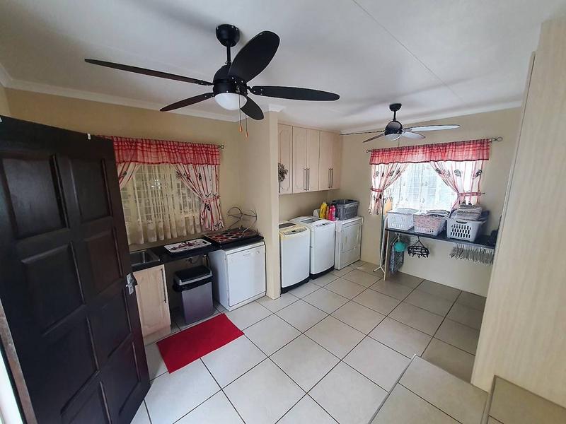 5 Bedroom Property for Sale in Walker Fruit Farms Gauteng