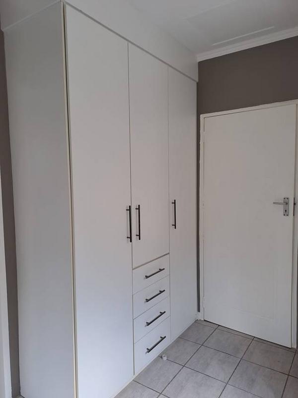 5 Bedroom Property for Sale in Walker Fruit Farms Gauteng