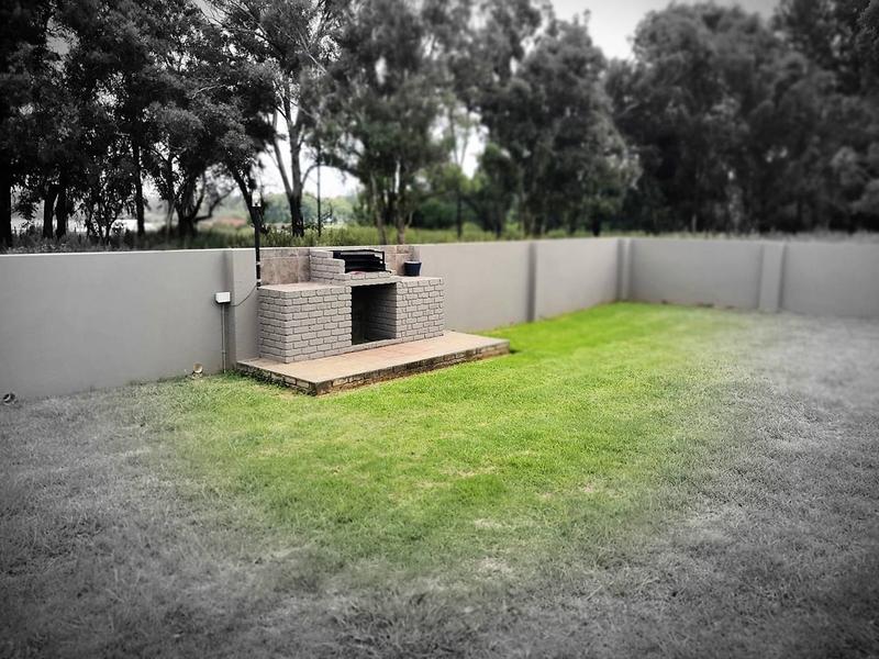 5 Bedroom Property for Sale in Walker Fruit Farms Gauteng