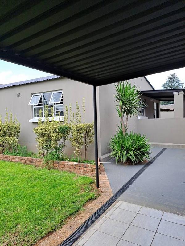 5 Bedroom Property for Sale in Walker Fruit Farms Gauteng