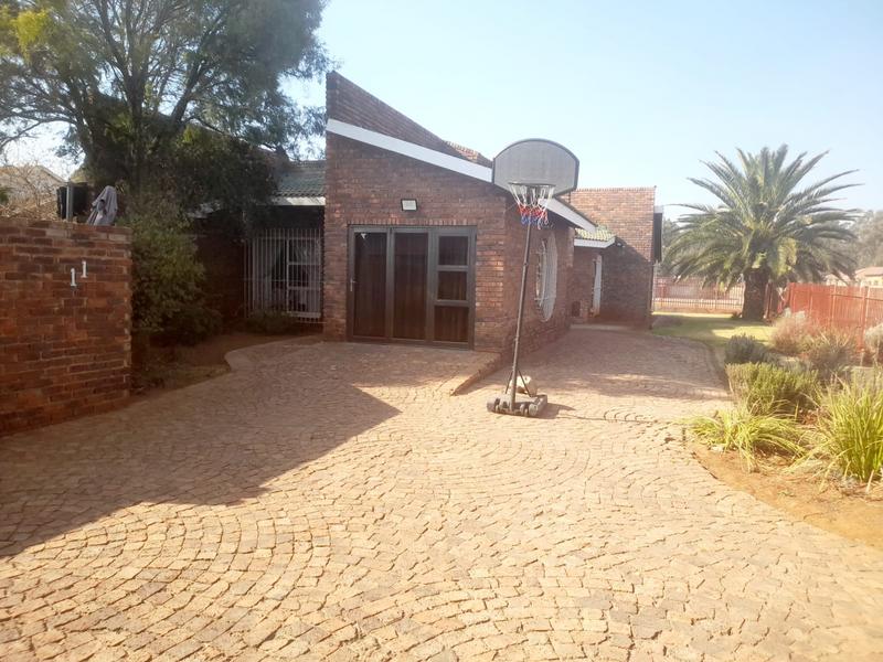 4 Bedroom Property for Sale in Meyerton Park Gauteng
