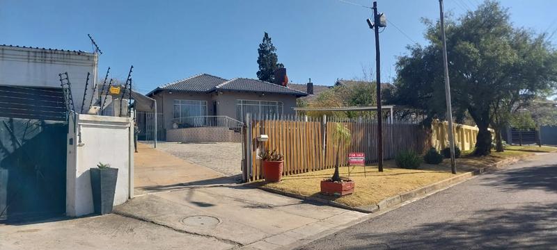 3 Bedroom Property for Sale in Dawnview Gauteng