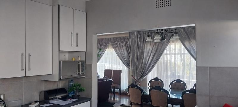 3 Bedroom Property for Sale in Dawnview Gauteng