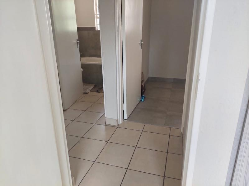 2 Bedroom Property for Sale in Halfway Gardens Gauteng