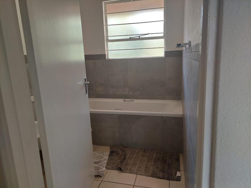 2 Bedroom Property for Sale in Halfway Gardens Gauteng