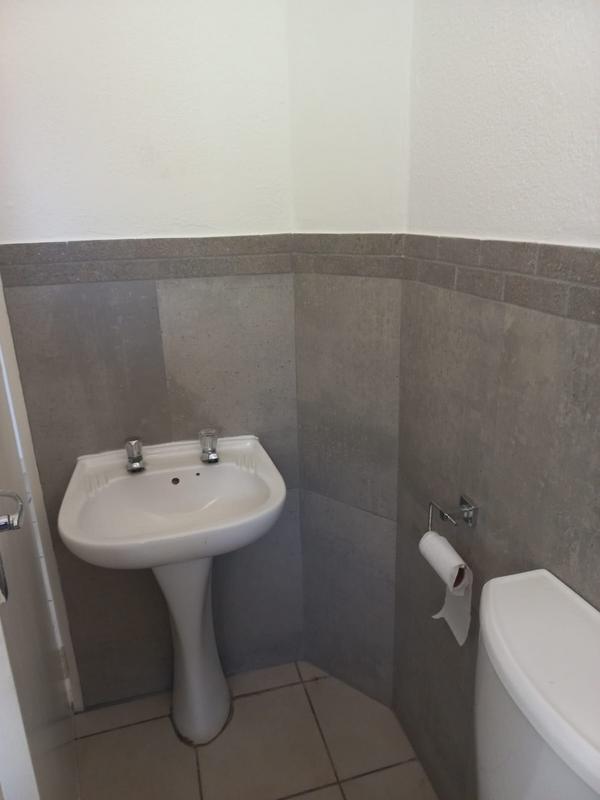 2 Bedroom Property for Sale in Halfway Gardens Gauteng