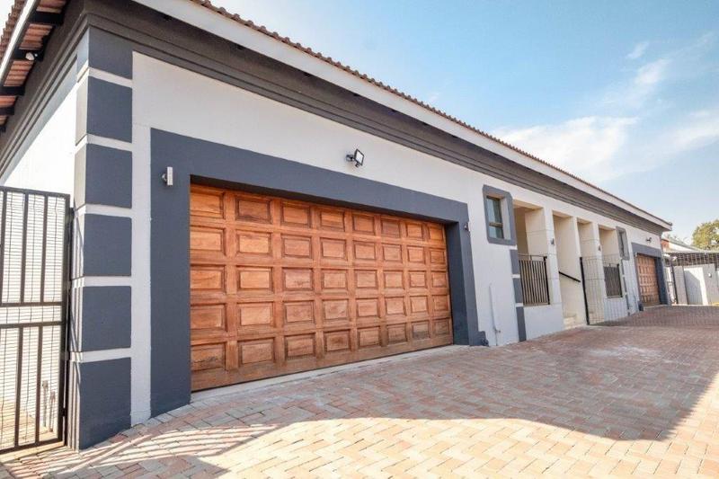 6 Bedroom Property for Sale in Verwoerdpark Gauteng