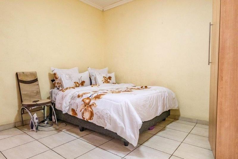 6 Bedroom Property for Sale in Verwoerdpark Gauteng