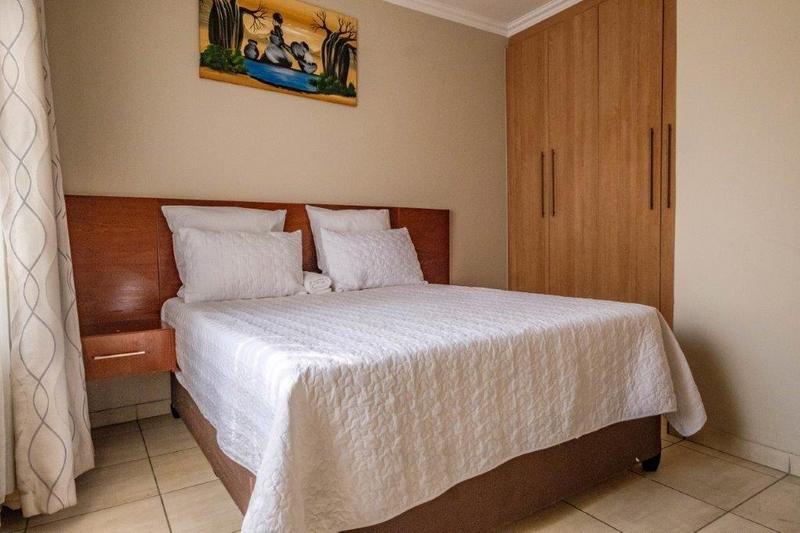 6 Bedroom Property for Sale in Verwoerdpark Gauteng