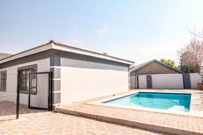 6 Bedroom Property for Sale in Verwoerdpark Gauteng