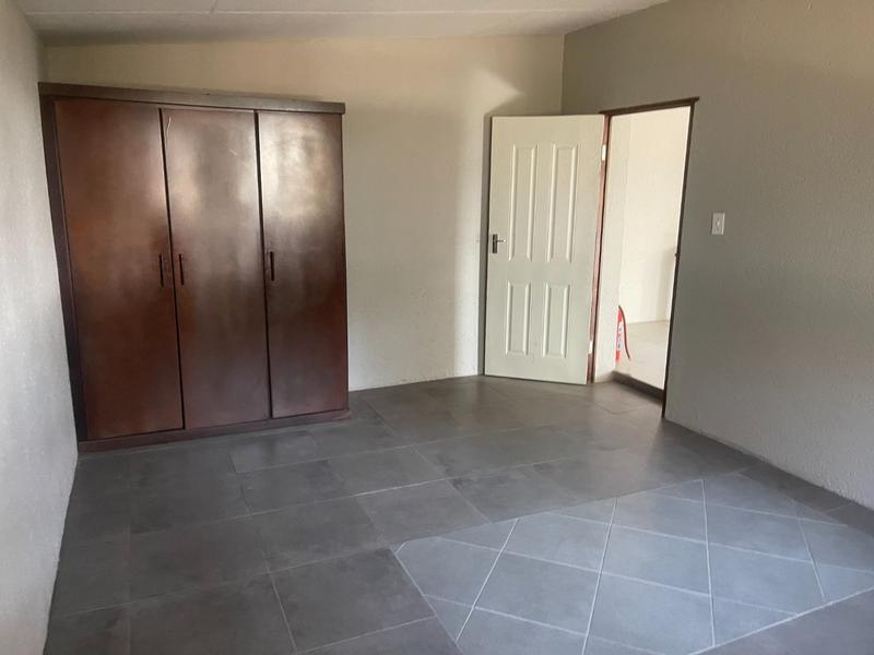 To Let 2 Bedroom Property for Rent in Roodepoort Gauteng
