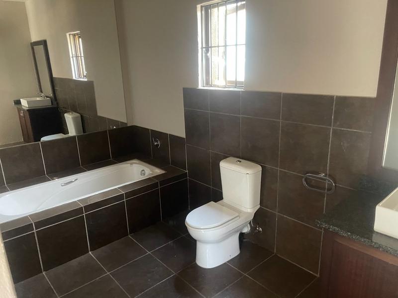 To Let 2 Bedroom Property for Rent in Roodepoort Gauteng