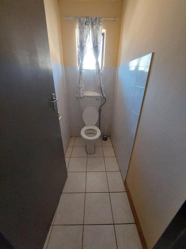 6 Bedroom Property for Sale in Philip Nel Park Gauteng