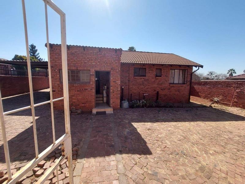 6 Bedroom Property for Sale in Philip Nel Park Gauteng
