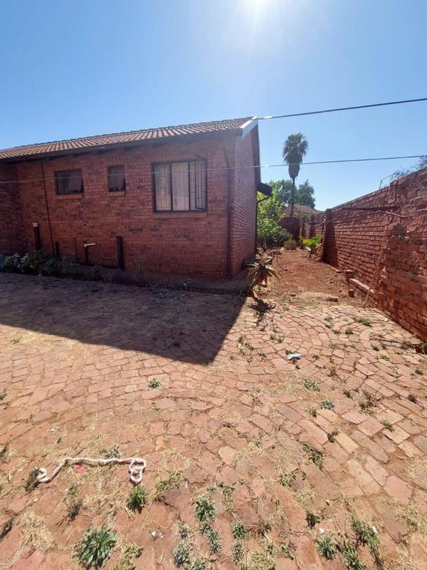 6 Bedroom Property for Sale in Philip Nel Park Gauteng