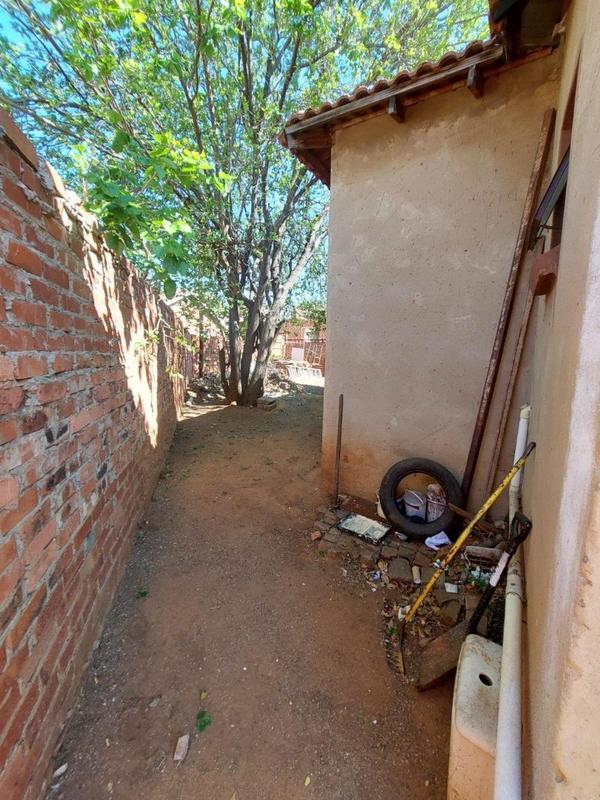 6 Bedroom Property for Sale in Philip Nel Park Gauteng