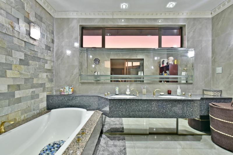 5 Bedroom Property for Sale in Bassonia Gauteng