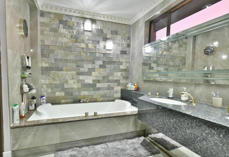 5 Bedroom Property for Sale in Bassonia Gauteng