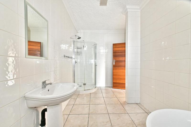 5 Bedroom Property for Sale in Bassonia Gauteng